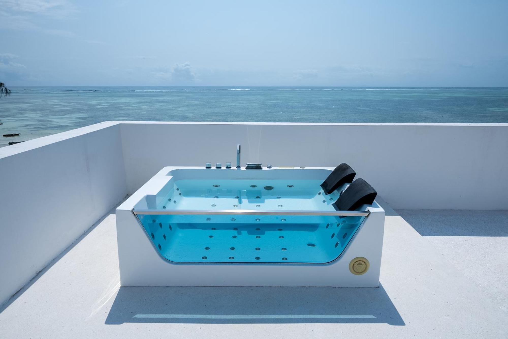 Gulioni Ocean View Penthouse With Jacuzzi Elias Homes Zanzibarhouses מראה חיצוני תמונה