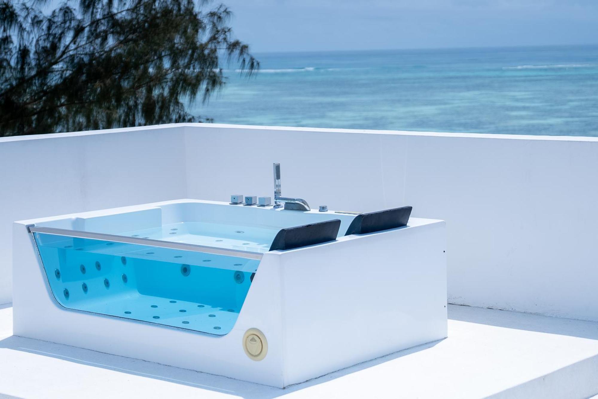 Gulioni Ocean View Penthouse With Jacuzzi Elias Homes Zanzibarhouses מראה חיצוני תמונה
