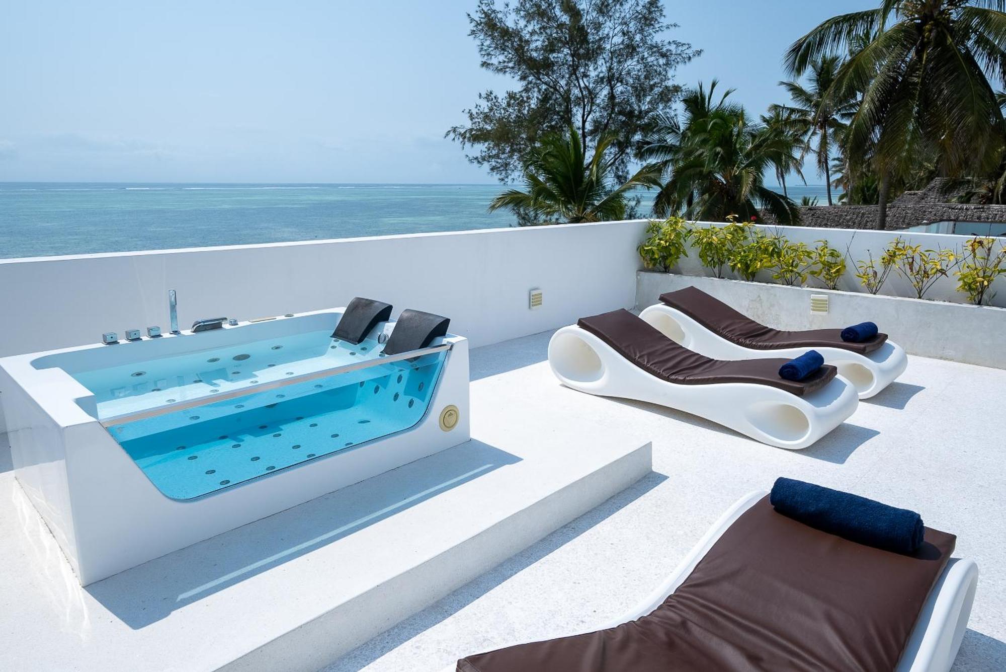 Gulioni Ocean View Penthouse With Jacuzzi Elias Homes Zanzibarhouses מראה חיצוני תמונה